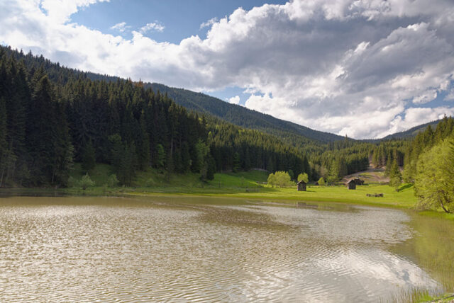 Lacul Iezer © Ovidiu Ștefeligă