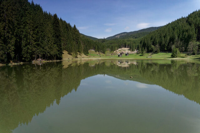 Lacul Iezer © Ovidiu Ștefeligă